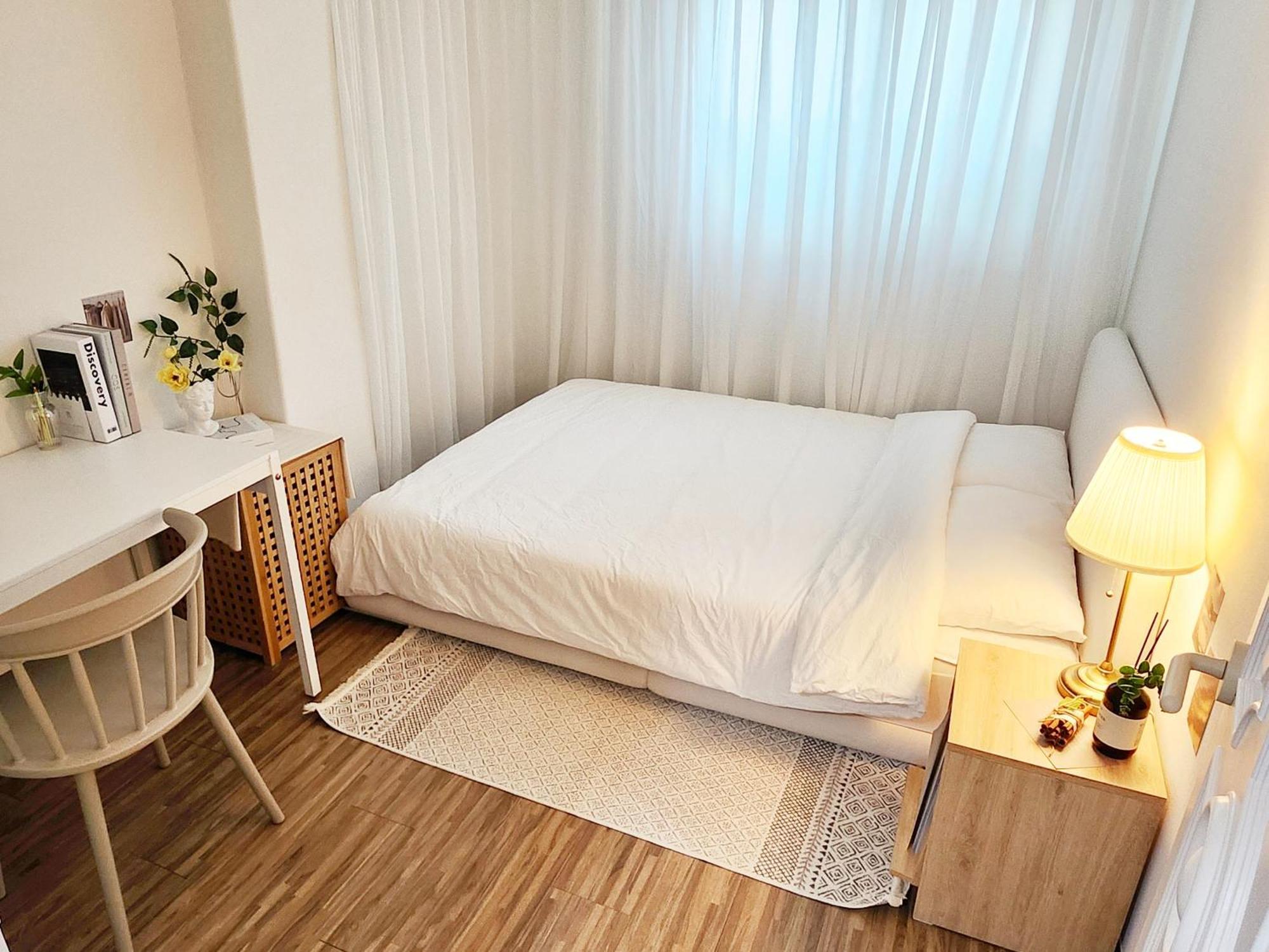 Apartment Stay Cozy Gangnam Style Trip, 3Min To Subway, Calm & Chic Home *